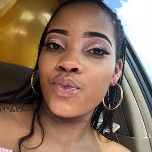 Meet your Posher, Sariah